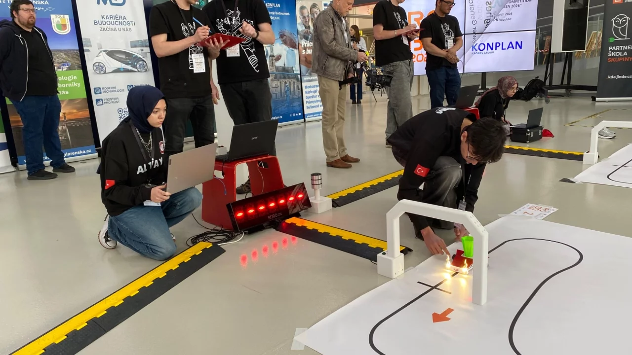 Bursalı öğrencilerden RoboPlzen 2026 Uluslararası Robot Yarışması'nda gururlandıran başarı