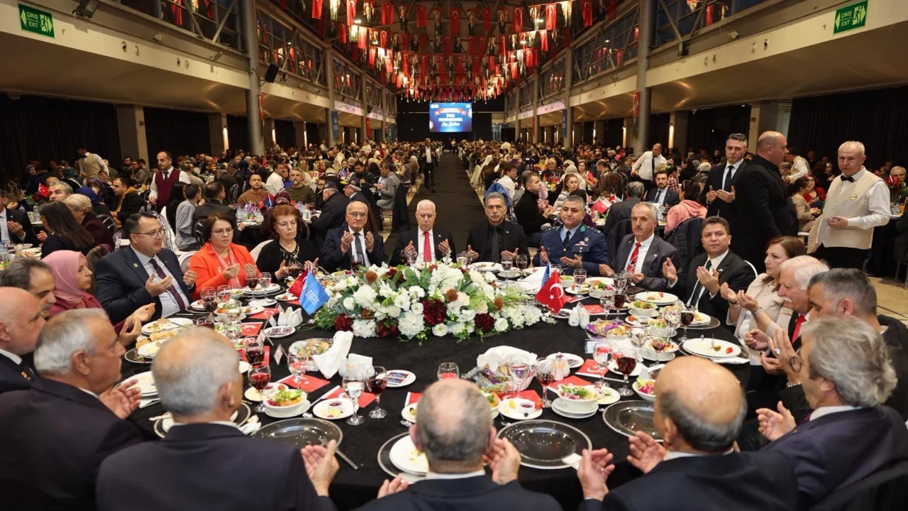 Bursa Büyükşehir Belediyesi'nden şehit yakınları ve gazilere iftar! Başkan Bozbey: Bu millet sizlere her zaman minnettar