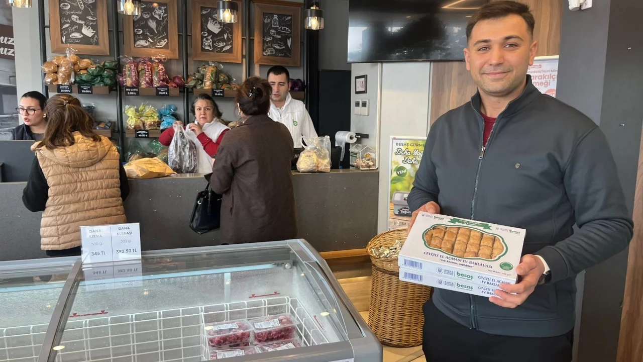 BESAŞ'ın uygun fiyata bayramlık cevizli baklavaları yok sattı