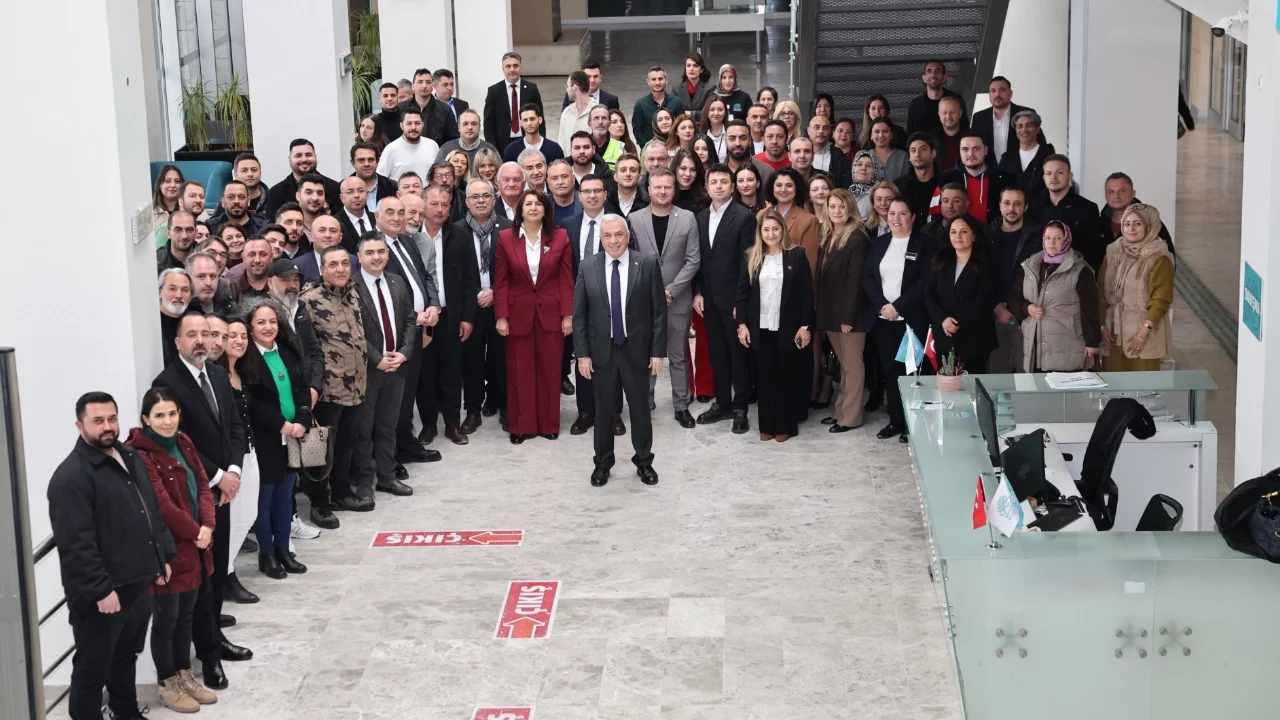 Nilüfer'de belediye yönetimi ve çalışanlar bayram coşkusunu paylaştı