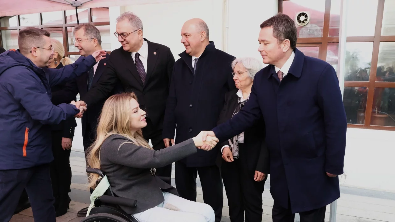 Osmangazi Belediye Başkanı Erkan Aydın, personeliyle tek tek bayramlaştı