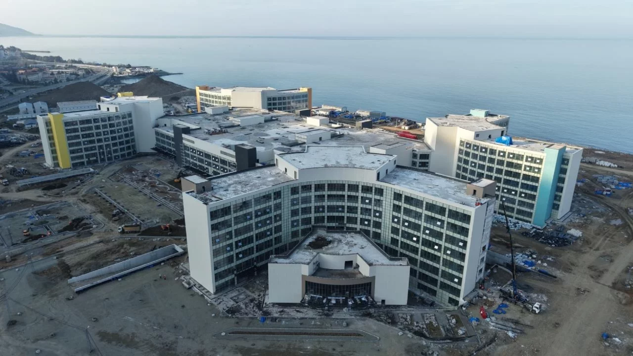 Bakan Memişoğlu: Trabzon Şehir Hastanesi'nde güvenliği olumsuz etkileyecek durum yok