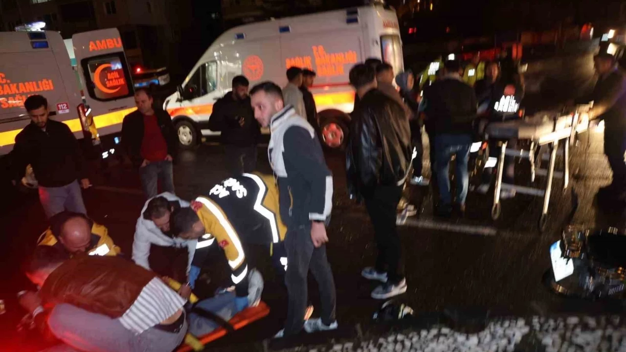 Kırmızı ışık ihlali kazaya sebep oldu: 3 yaralı