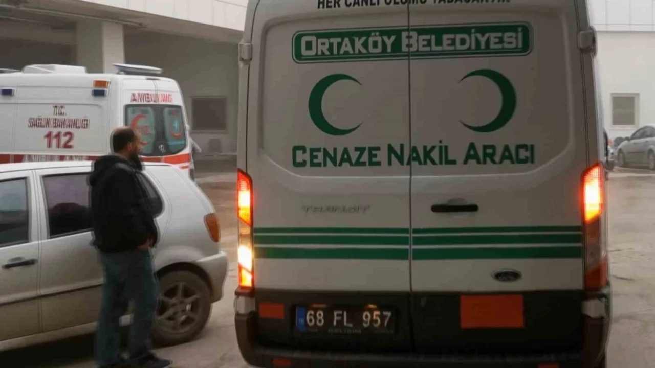 Boşanma aşamasındaki eşini babasının mezarı başında öldürdü
