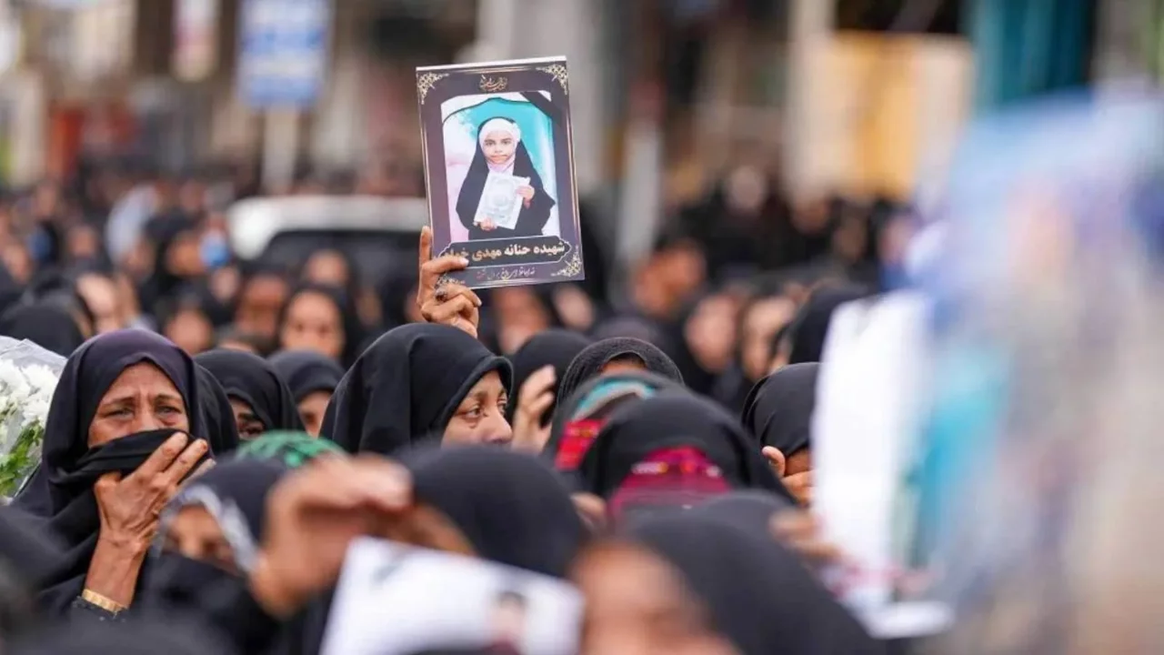 ABD-İsrail'in okul saldırısında yaralanan kız çocuğu yaşadığı korku dolu anları anlattı