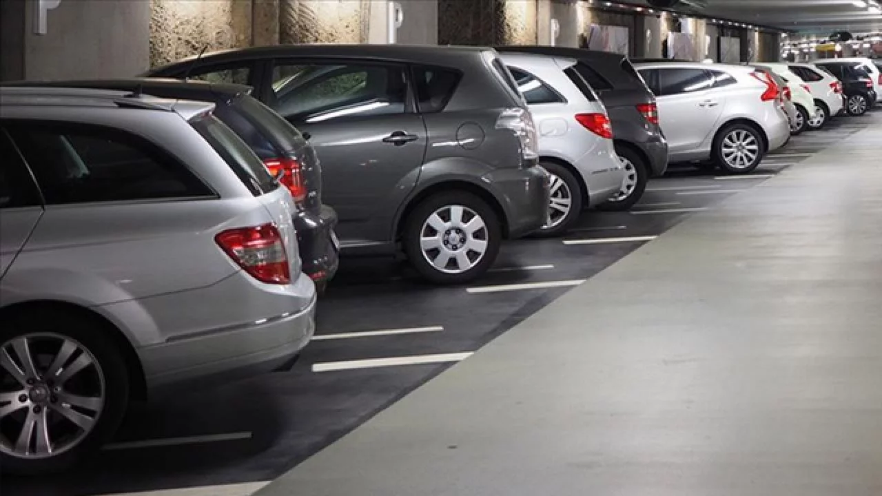 Kamu Denetçiliği Kurumu'ndan aracını otoparka bırakanları ilgilendiren karar!