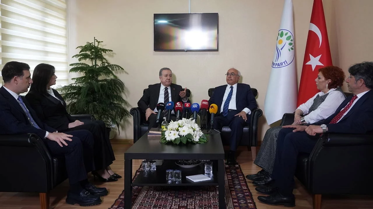 MHP ve DEM Parti bayramlaştı