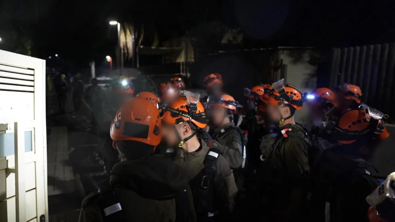 İsrail'de nükleer santral bulunan Dimona kenti vuruldu