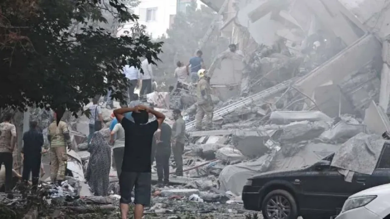 İran Sağlık Bakanı: ABD-İsrail'in saldırılarında şu ana kadar 210 çocuk hayatını kaybetti, 1500'd...