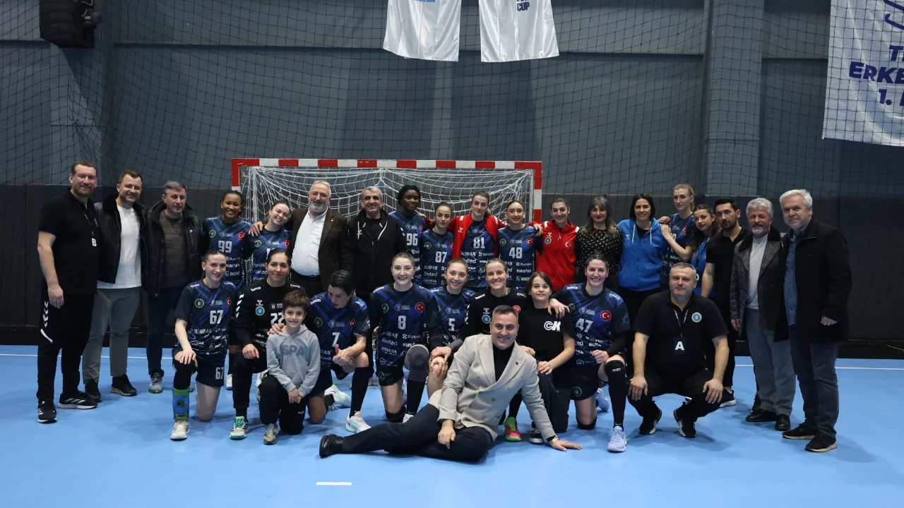 Bursa Büyükşehir Belediyespor yarı final kapısını araladı!