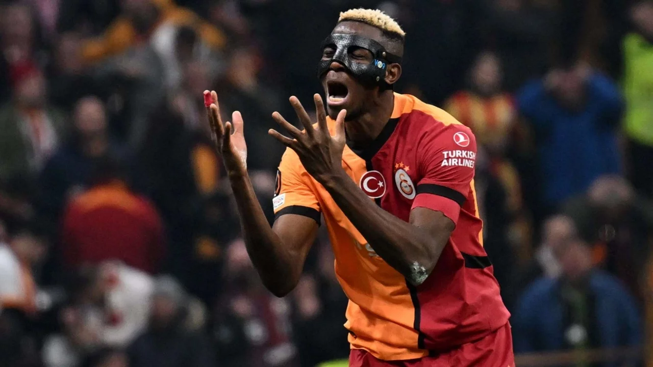 Galatasaray'dan Osimhen açıklaması, ameliyata alındı