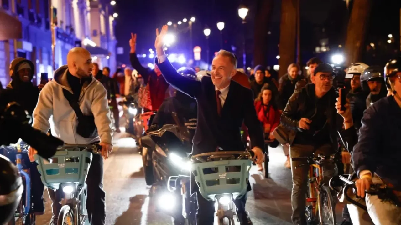 Fransa'da yerel seçimlerin ikinci turu tamamlandı: Ülkenin en büyük üç kentinde sol kazandı