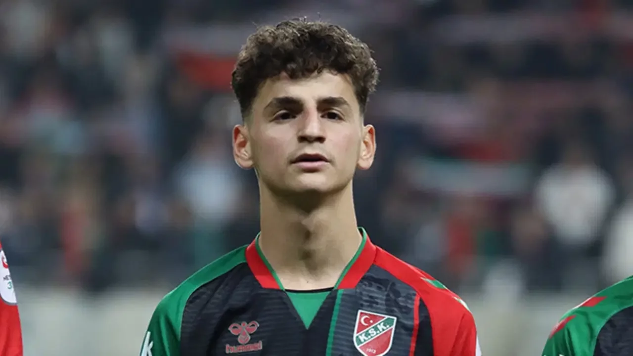 Fenerbahçe'nin Karşıyaka'dan transfer ettiği Adem Yeşilyurt formasına hasret kaldı