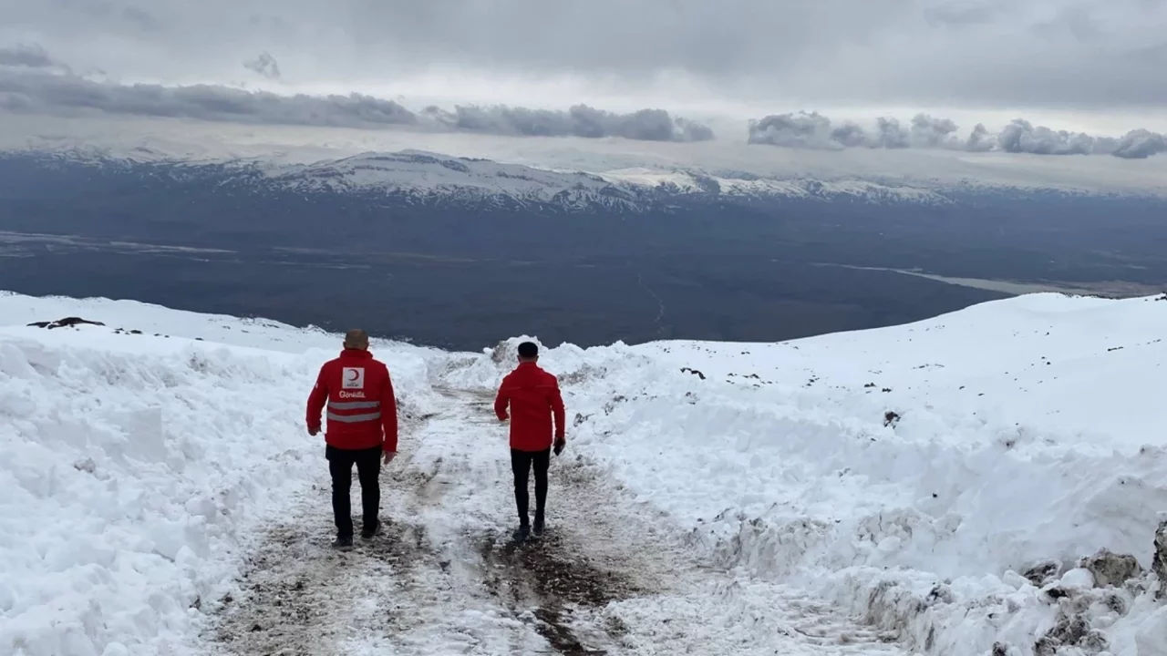 Ağrı Dağı'nda kadın dağcı için seferberlik