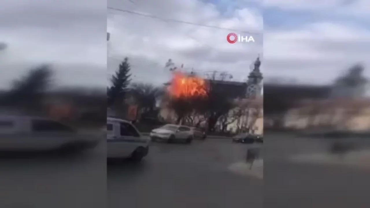 Rusya'dan Ukrayna'daki tarihi Bernardine Kilisesi'ne saldırı