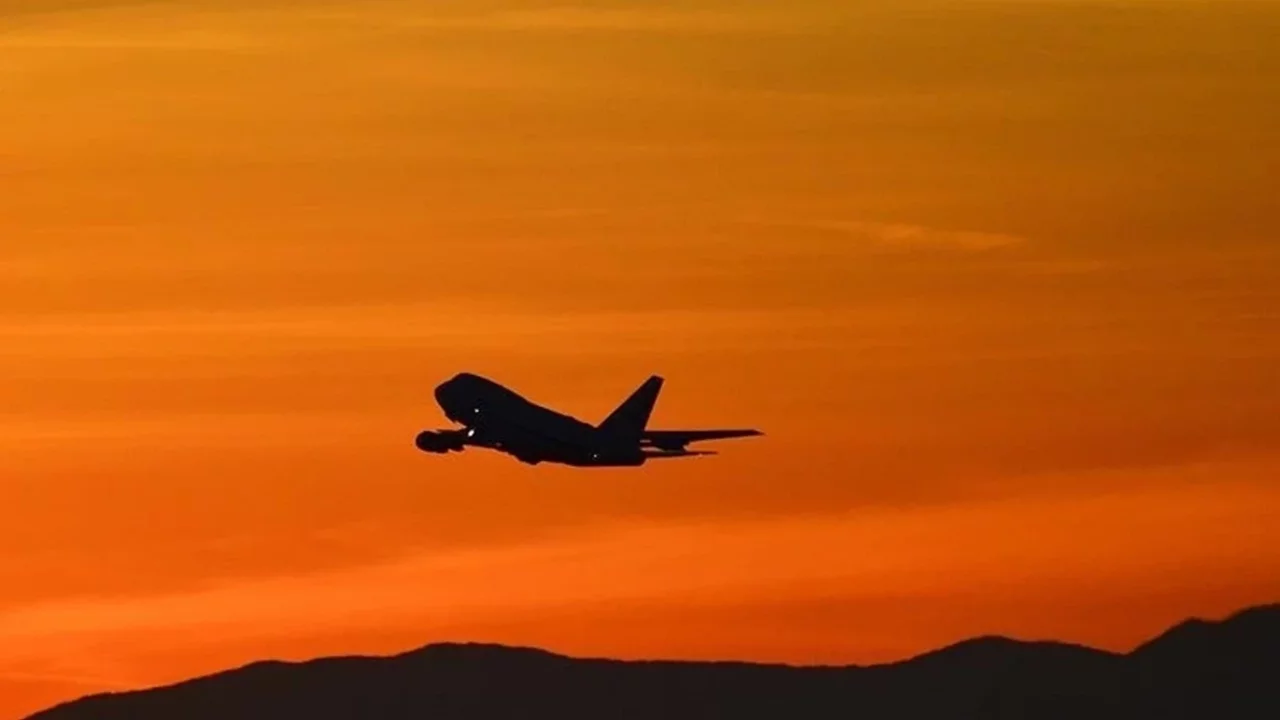 Vietnam'da hava yolu şirketleri bazı uçuşları durduracak