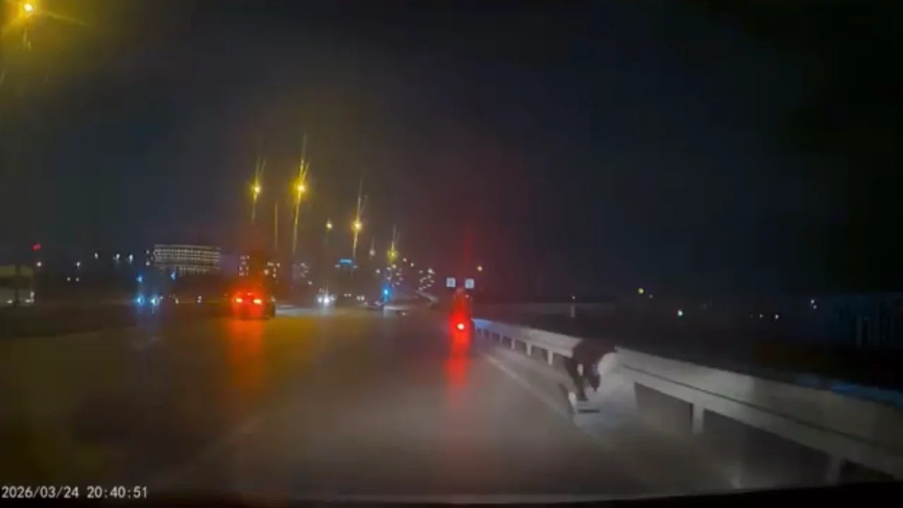 Bursa'da motosiklet kazası! O anlar kamerada...