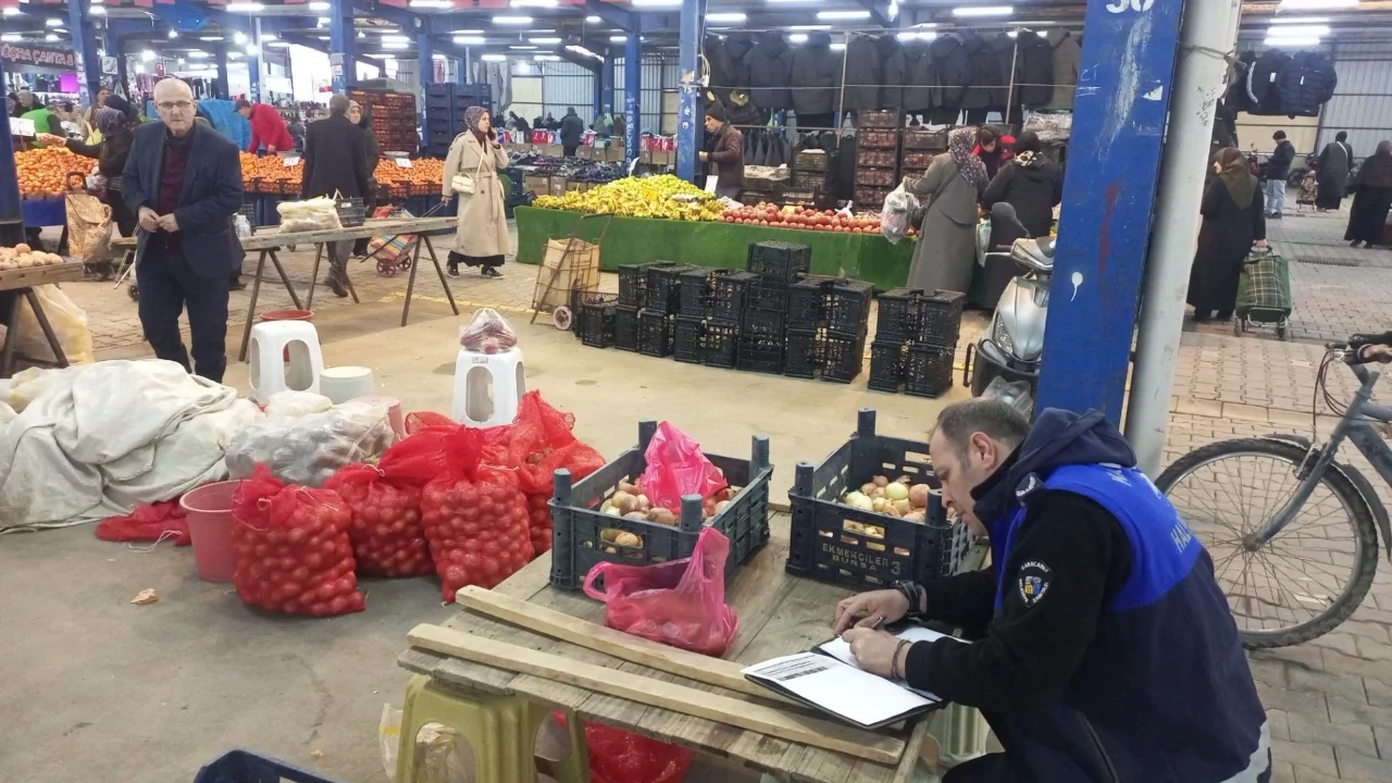 Karacabey'de Hal Müdürlüğü 2025'te tarım ticaretine yön verdi