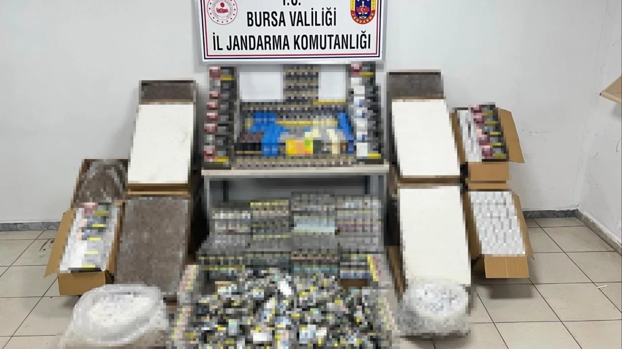 Bursa'da 65 bin kaçak sigara ve 50 bin makaron ele geçirildi!