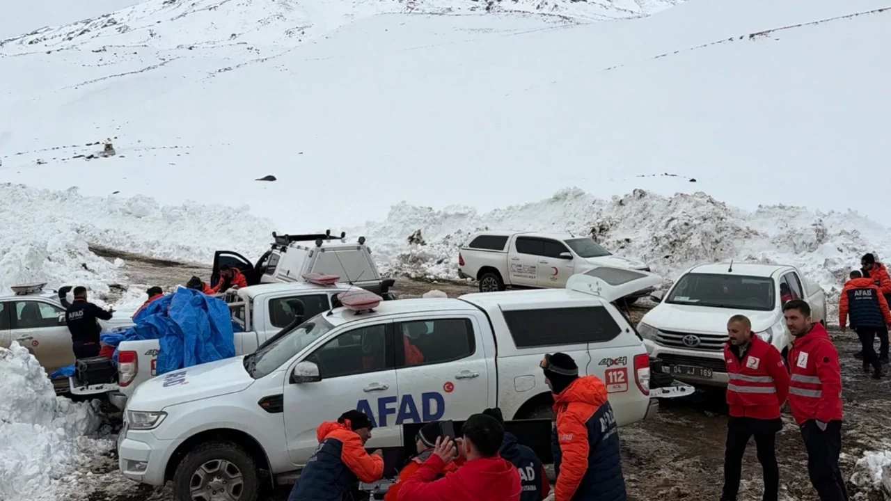 Ağrı Dağı'nda kaybolan Sevim Hasanova'dan haber alınamıyor