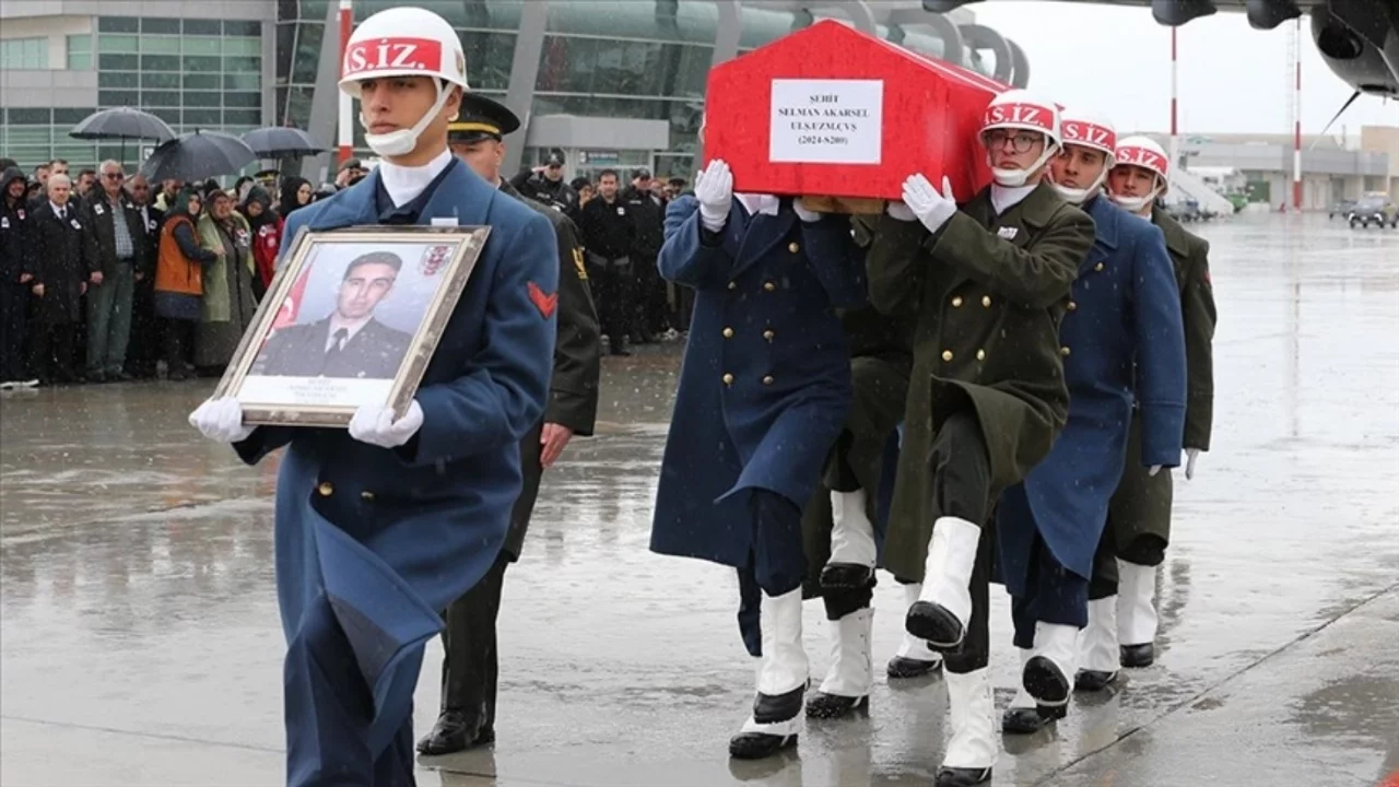 Ağrı'da şehit olan Uzman Çavuş Akarsel'in cenazesi Konya'da defnedildi