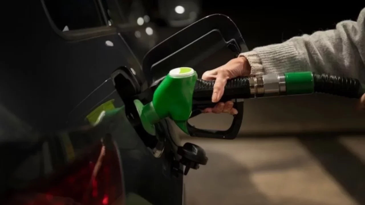 Benzin ve motorine indirim geldi