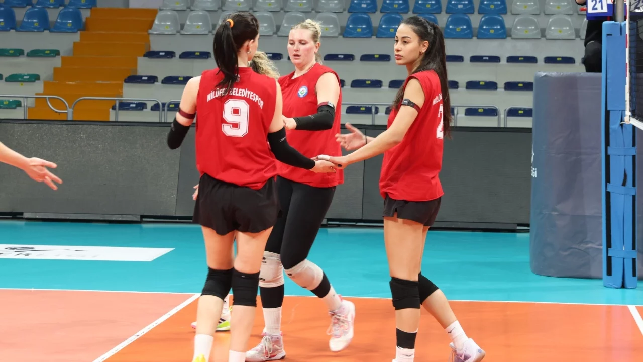 Nilüfer Belediyespor Kadın Voleybol Takımı'nı play-off heyecanı sardı