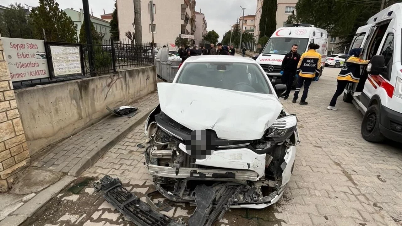 Bursa'da otomobiller çarpıştı: 5 yaralı