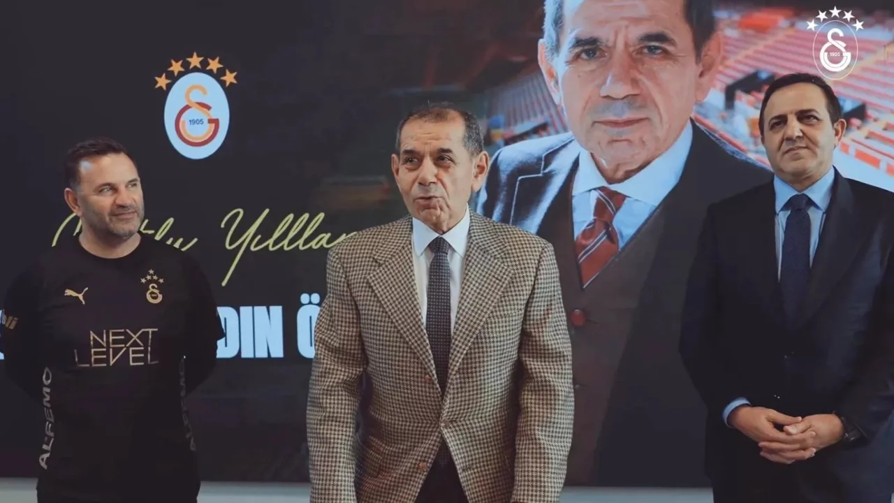 Galatasaray'da Dursun Özbek'in doğum günü kutlandı