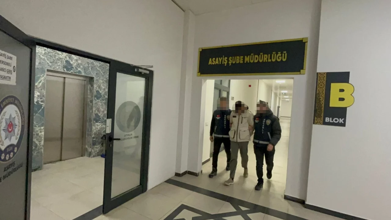 İçinde altın bulunan çelik kasayı çaldı: Evinde yakalandı