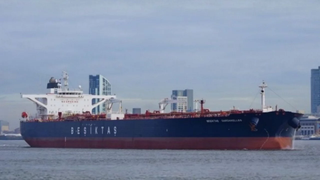 Karadeniz'de Türk tankerine drone isabet etti!