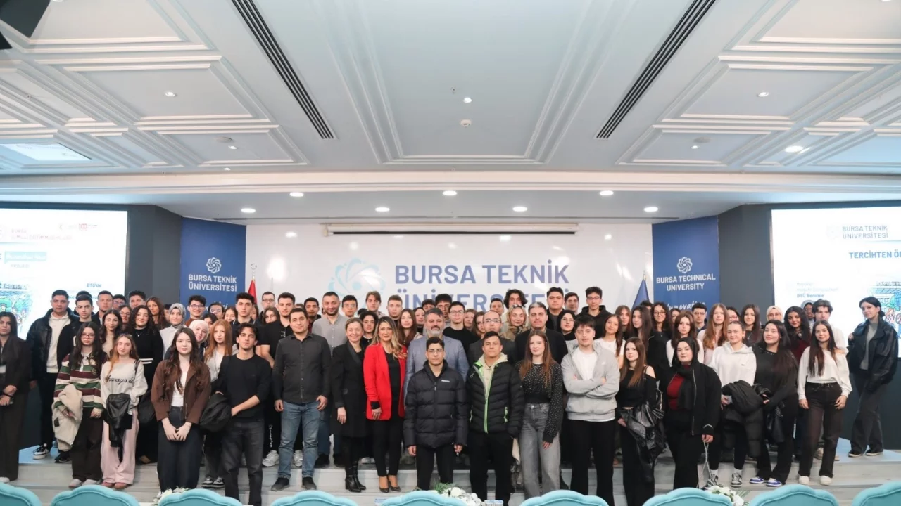 Bursa'da "Tercihten Önce Üniversiteni Yaşa" projesi özel liselerle devam ediyor