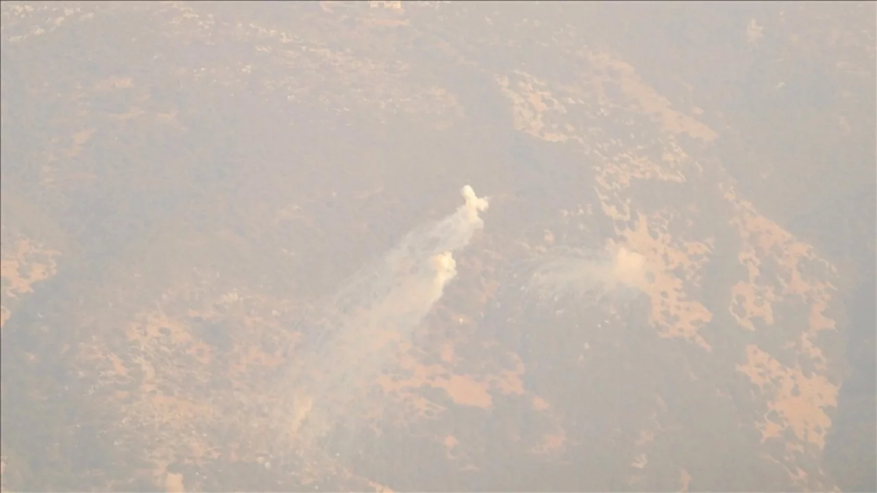 İsrail ordusu Lübnan'ın güneyine fosfor bombasıyla saldırdı