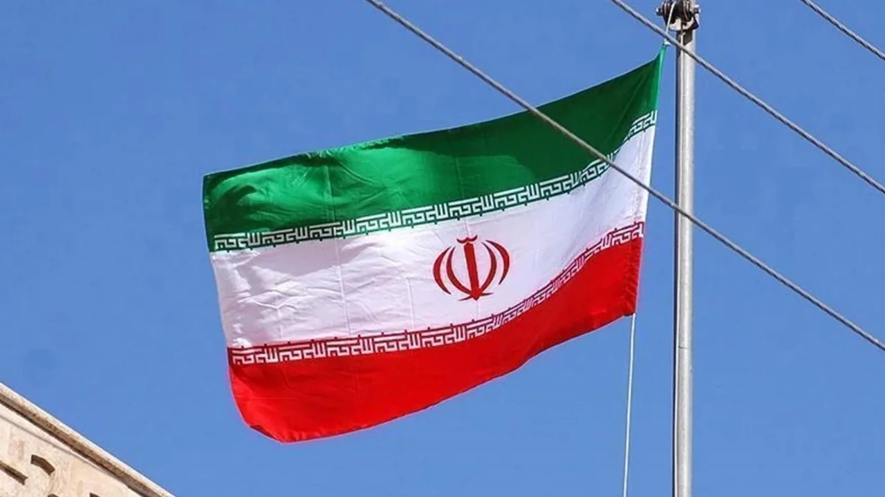 İran, Hürmüz Boğazı'nda gemilerden geçiş ücreti almayı planlıyor