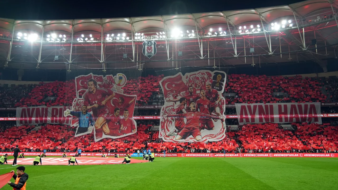 Türkiye-Romanya maçına özel koreografi