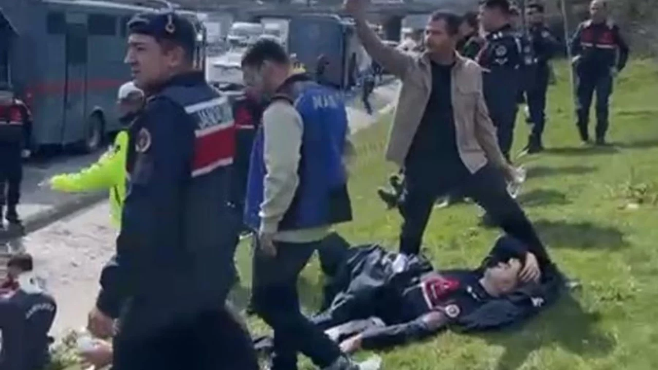 İstanbul'da 4 cezaevi aracı kaza yaptı