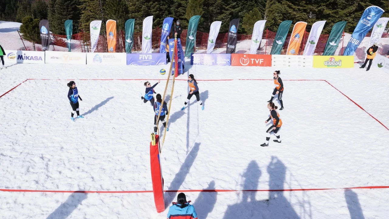 Kar voleybolunun kalbi Uludağ'da atacak