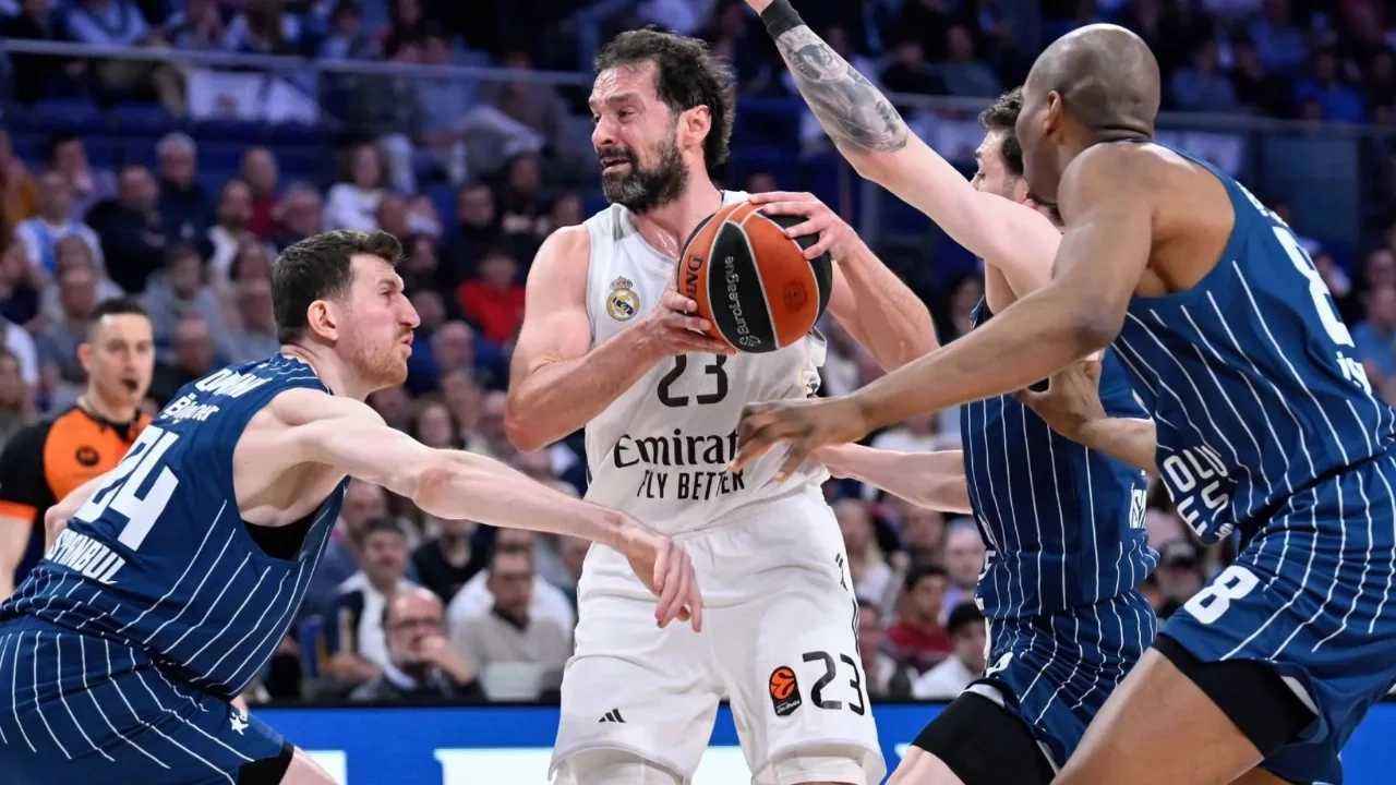 Anadolu Efes, Real Madrid'e mağlup