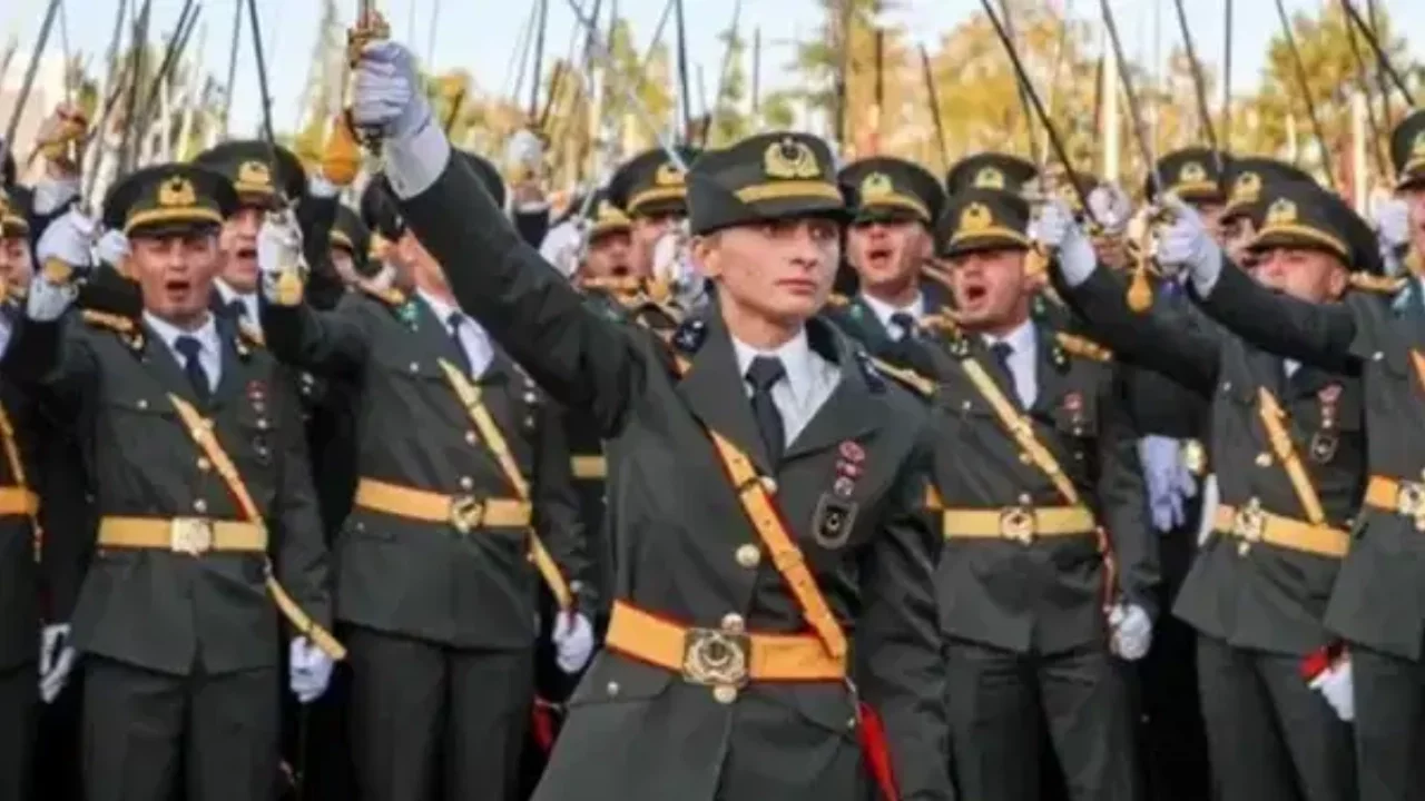 Ebru Eroğlu'ndan sonra bir teğmene daha ret!