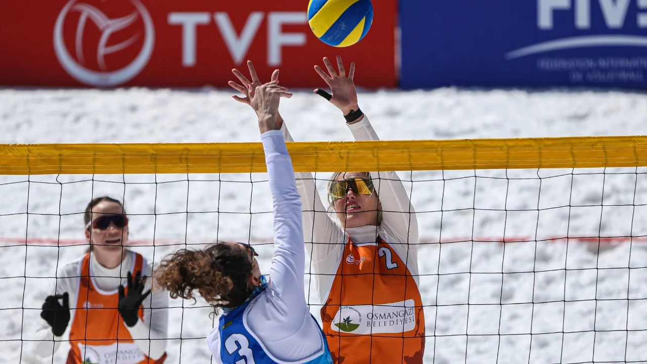 FIVB Kar Voleybolu Dünya Turu Uludağ'da başladı