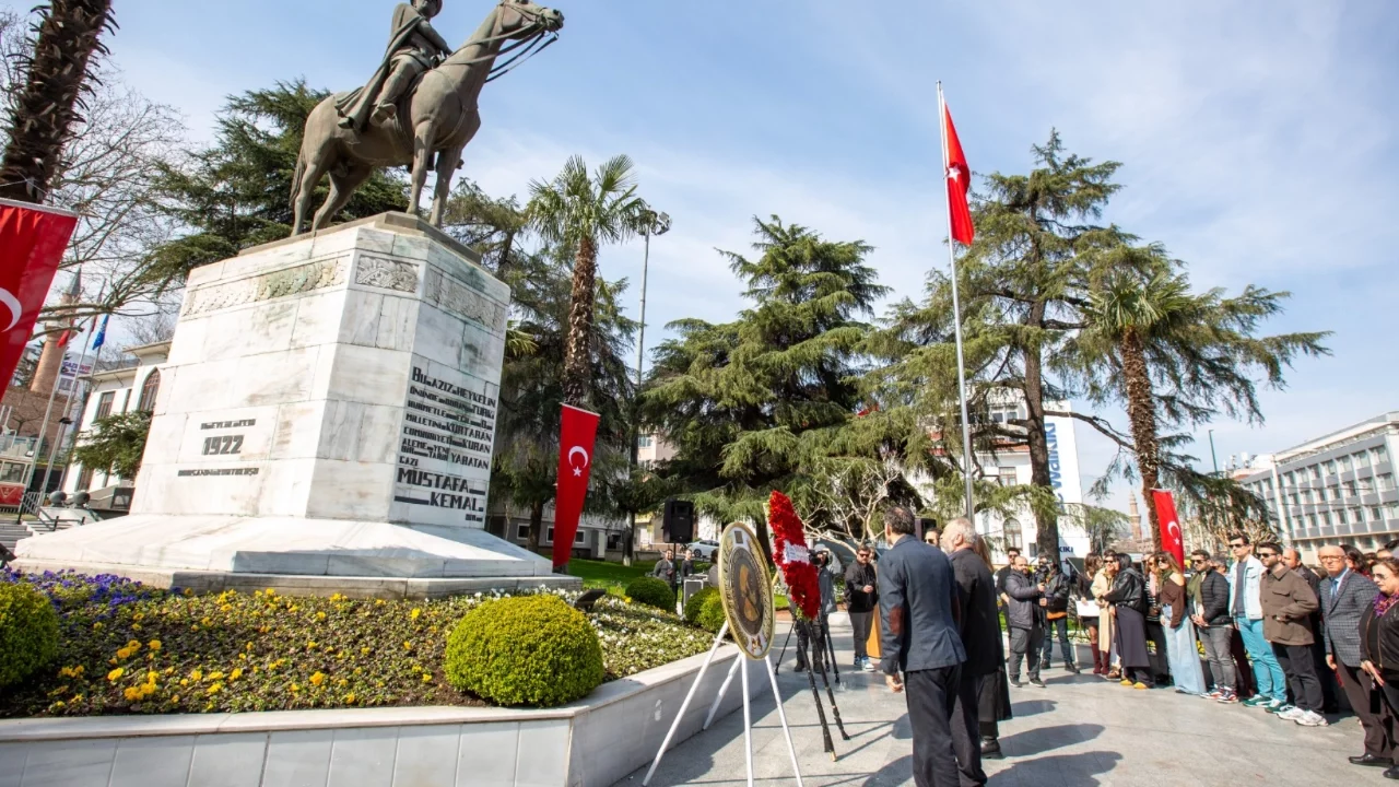 Bursa'da 'Dünya Tiyatro Günü' Kutlaması
