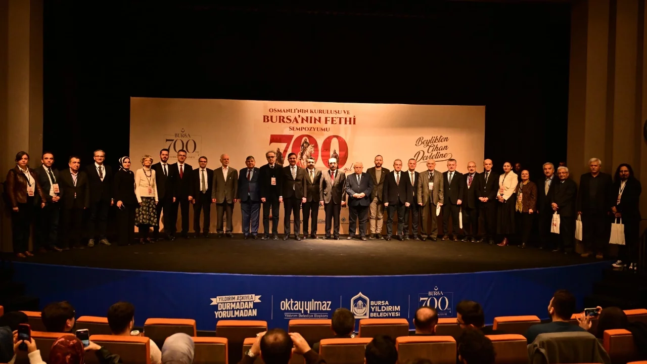 Yıldırım'da 'Osmanlı'nın Kuruluşu ve Bursa'nın Fethi' sempozyumu düzenlendi