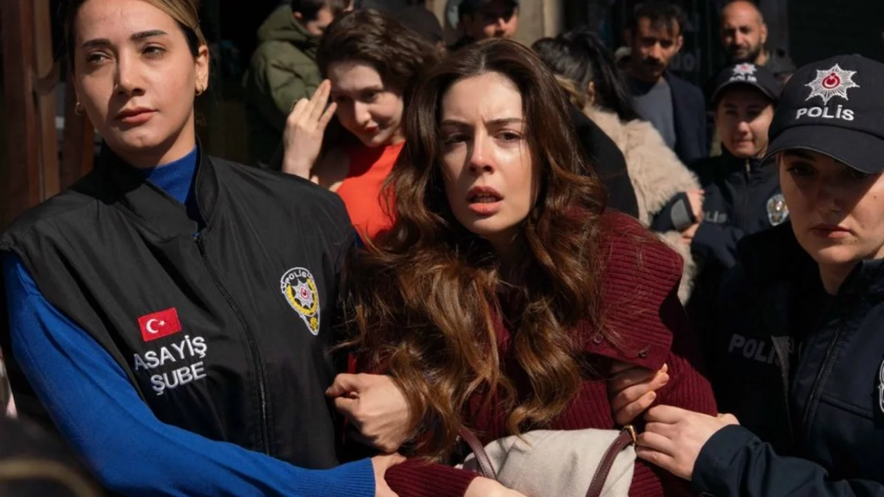 Kızılcık Şerbeti 130. Bölüm full İzle