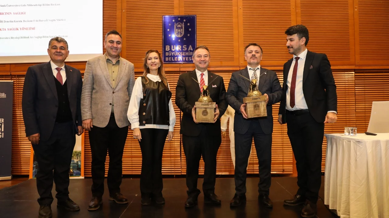 Bursa'da arıcılık yeniden yükselişte: Büyükşehir'den üreticiye destek sürüyor