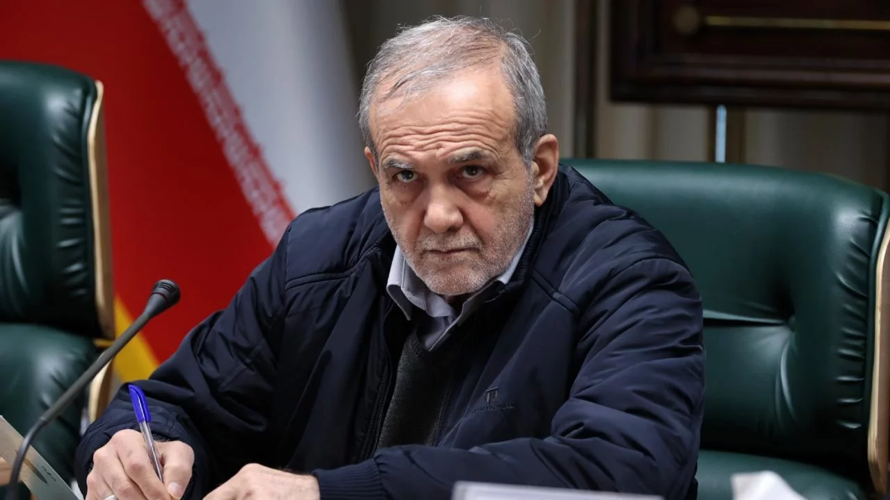 Pezeşkiyan: İran, altyapısına yönelik her türlü saldırıya güçlü şekilde karşılık verecektir