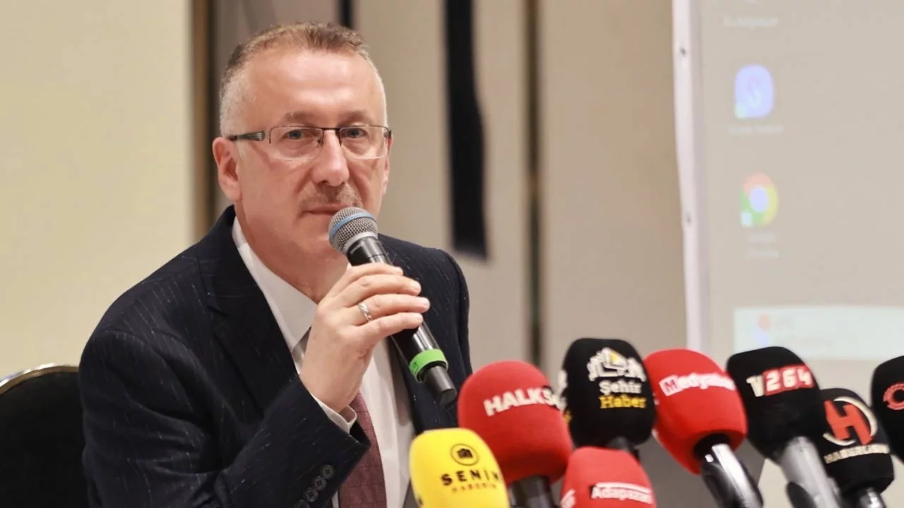 AK Parti'li Adapazarı Belediye Başkanı partisinden istifa etti