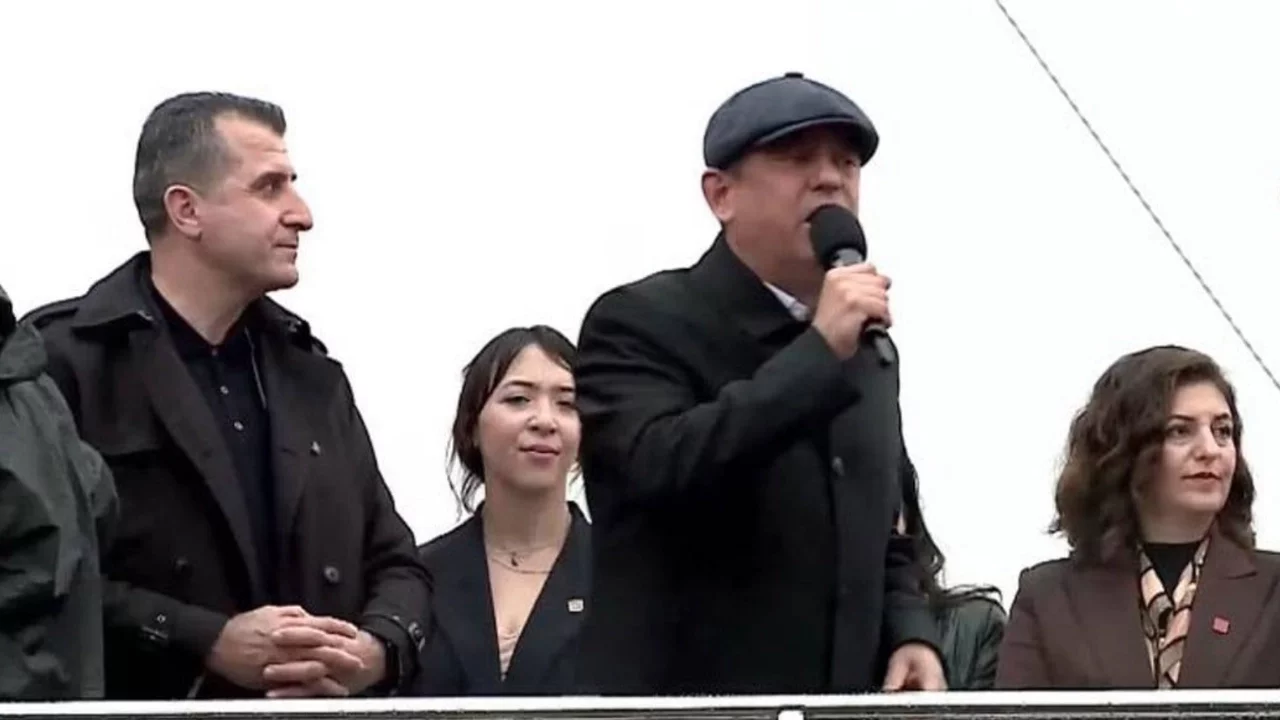 Özgür Özel'den Özkan Yalım'ın gözaltı görüntülerine sert tepki