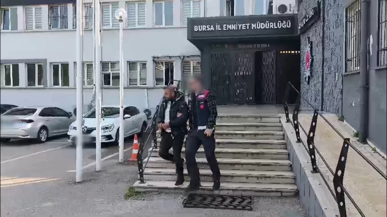 Bursa'da sosyal medyadan yardım toplayıp, yardım paralarını kendisi alan sosyal medya fenomeni tutuklandı