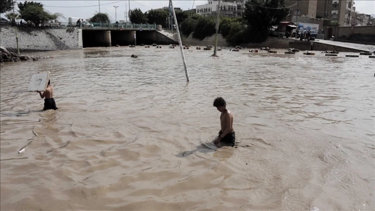 Yemen'in Taiz kentindeki sel felaketinde can kaybı 15'e çıktı
