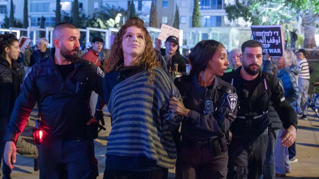 İsrail'de halk, savaşa karşı sokağa döküldü